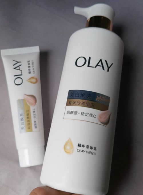 蝉联十大公认榜首：14天美白+专利保湿修